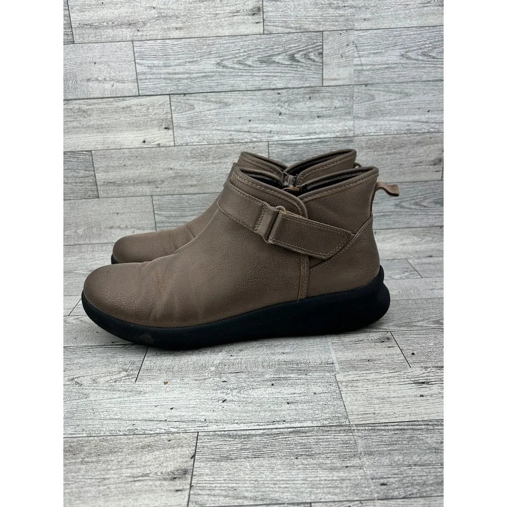 Clarks Cloudsteppers Women Sz 7.5 M Bronze Metallic Ankle Boots 261471894050 Zip